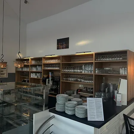 Hotel Kanal-haus Direkt Am Nok 3*