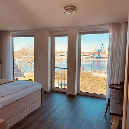 Kanal-haus 