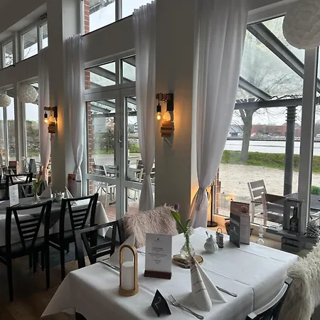 Kanal-haus Direkt Am Nok Hotel