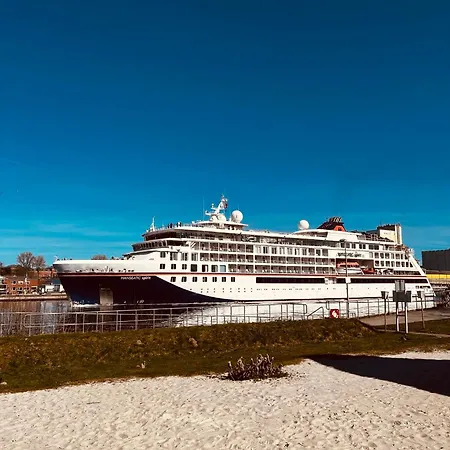 Kanal-haus Direkt Am Nok Hotel 3*